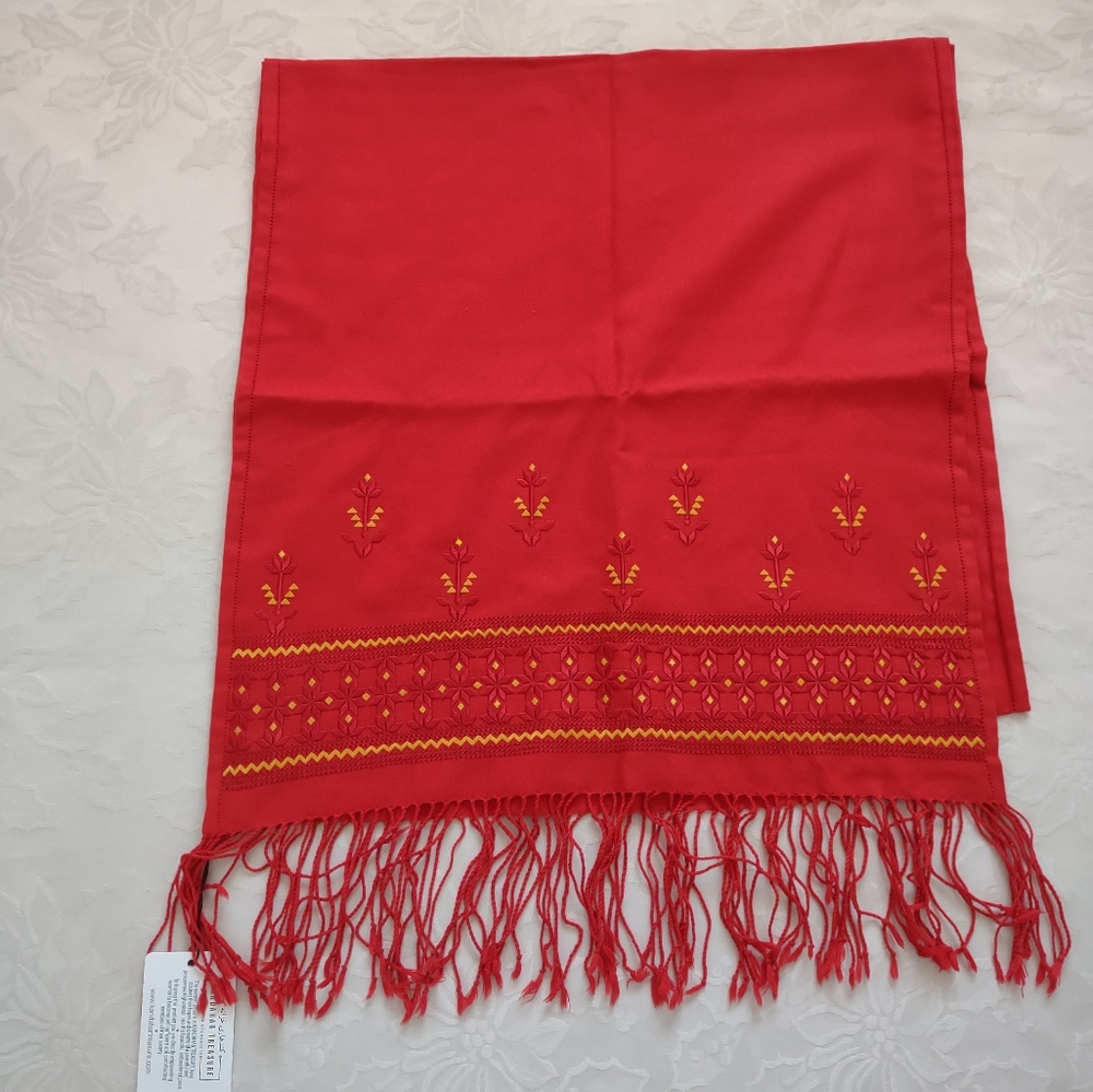 New 🎀 Hand embroidered red scarf wrap